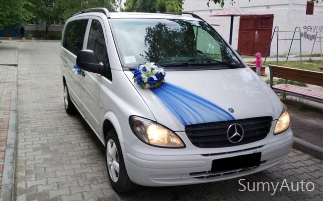 Микроавтобус Mercedes Vito